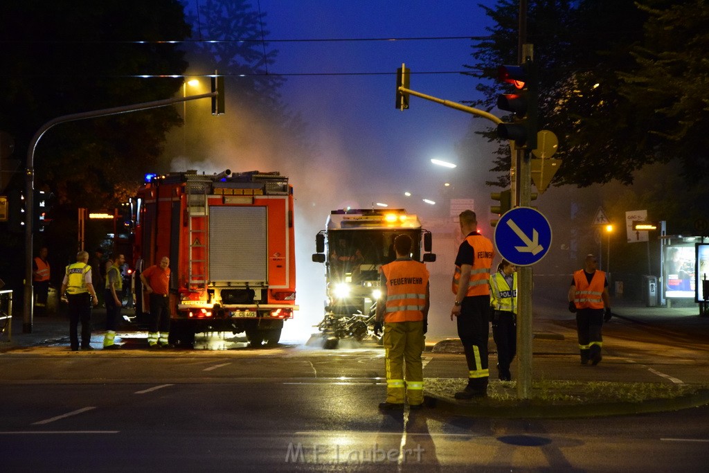 TLF 4 umgestuerzt Koeln Bocklemuend Ollenhauer Ring Militaerringstr P228.JPG - Miklos Laubert